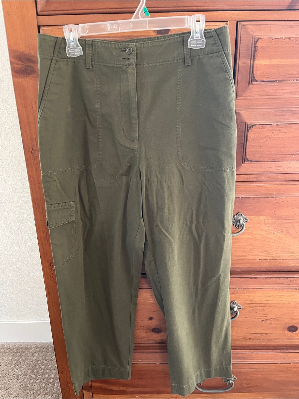 Talbots Women’s Olive Supersoft Cargo Pants Size 12 NWOT
